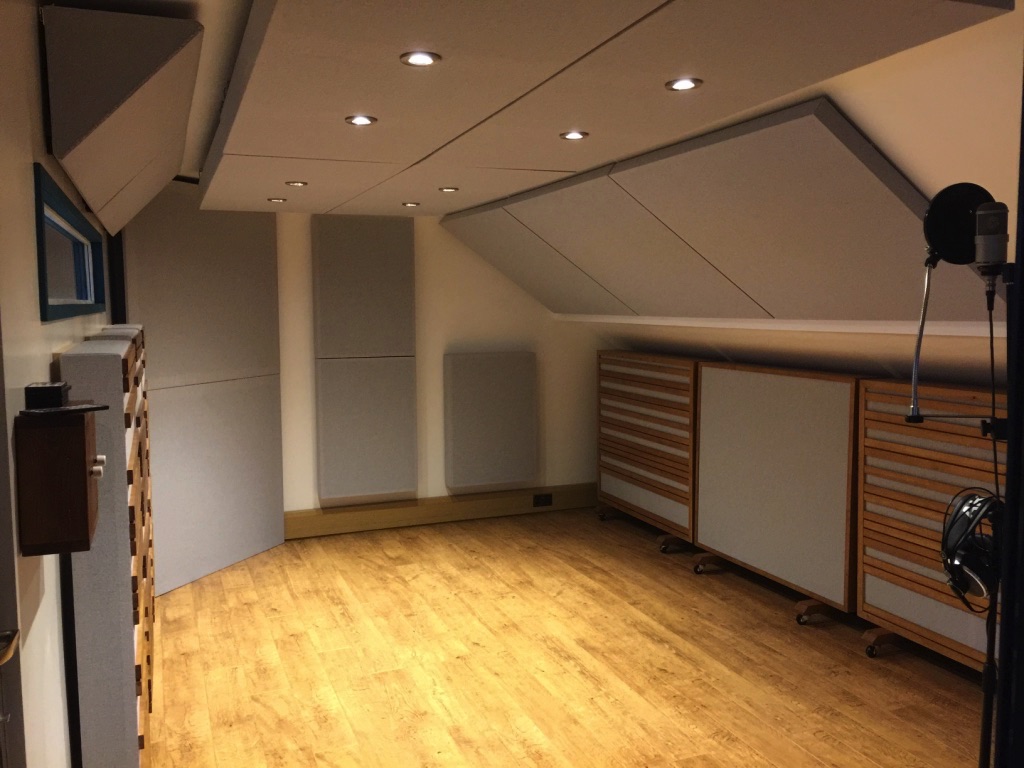 Live room with instruments and mics